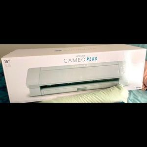 Silhouette Cameo Plus 15”